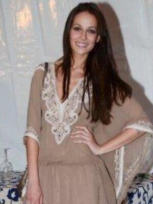 Eva González fan de la copla en el estreno del espectáculo azabache