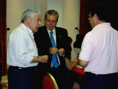 La Conferencia El Moscatel Honra y Orgullo de Chipiona abrió el pasado viernes el ciclo Temas Sevillanos de Antonio Bustos