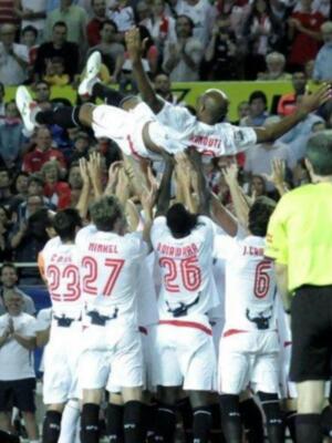 Kanoute se despide con un homenaje de Unicef a beneficio ciudad de los niños de África