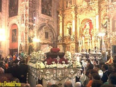 Don Bosco convocó a su alrededor a miles de personas en Sevilla, como la Gran Familia Salesiana que, somos en torno a nuestro Padre y Maestro San Juan Bosco.