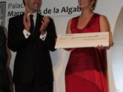 Luis Alfonso de Borbón y su esposa padrinos de la magnifica fiesta aniversario de la revista Escaparate en Sevilla