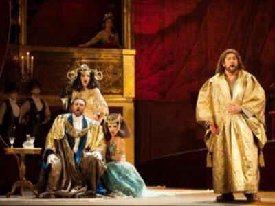 Los duques de Alba, Naty Abascal, Ana María Abascal y Alejandra Ortiz Osborne y su marido Joaquín Buendía, en el estreno de placido domingo en la maestranza