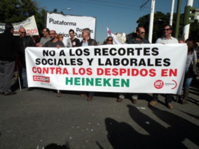 Sevilla. Miles de  sevillanos se manifestaron en protesta por  el rechazo general de los recortes.