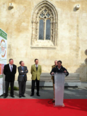 Sevilla. EL sábado los empresarios de Estepa hicieron entrega en el acto de 1500 kilos de Productos Navideños para las familias necesitada de Sevilla.