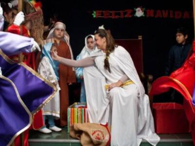 Niña Pastori Cartero Real emisario de los Reyes Magos en Hospital Infantil de Sevilla