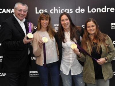 Las chicas de oro de olimpiada de Londres despiden el año con Michael Robinson en Canal Plus 