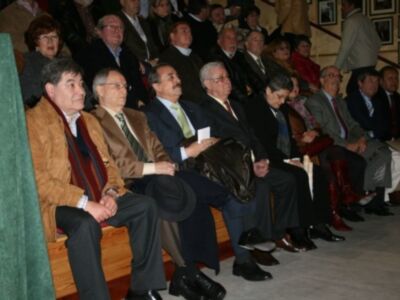 Jugadores, técnicos, árbitros de varias décadas balonmano del sevillano se reunieron en Antares