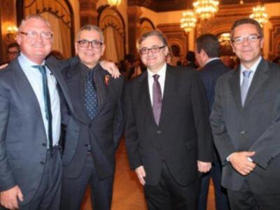 Sandra Ibarra junto a Juan Ramón Lucas, una mujer solidaria