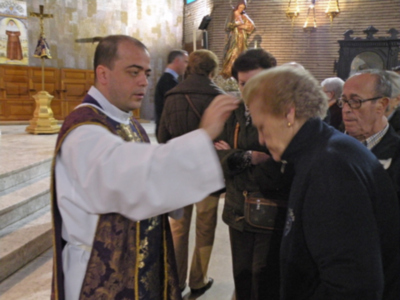 La Cuaresma comienza con el Miércoles de Ceniza en la Parroquia de Sta. María de las Flores y San Eugenio Papa de Sevilla. 
