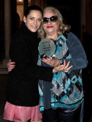 Carmina Barrios, 59 años, la madre de Paco y María León, candidata a la mejor actriz revelación  recibió el premio ASECAM de los críticos de Andalucía