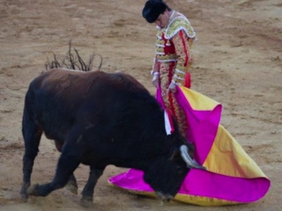 El Juli reaparece en Olivenza y sale por la puerta grande