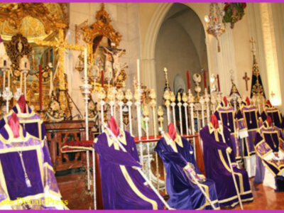 Jueves Santo en la Hdad. Sacramental Los Gitanos, la Excma. Sra. Duquesa de Alba, acudió un año más a visitar los pasos en su Santuario.
