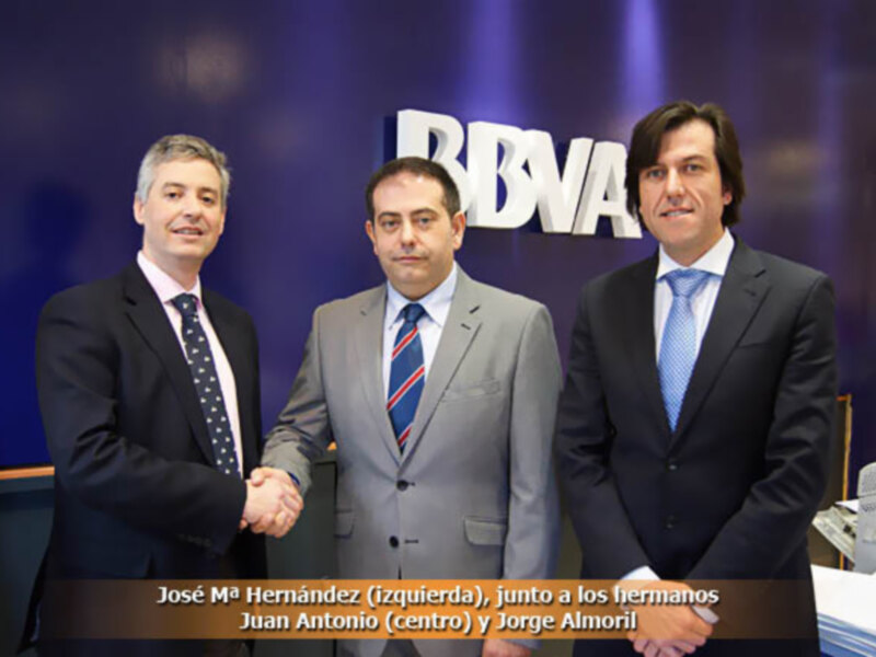 José Mª Hernández (izquierda) junto a los hermanos Juan Antonio y Jorge Almoríl.