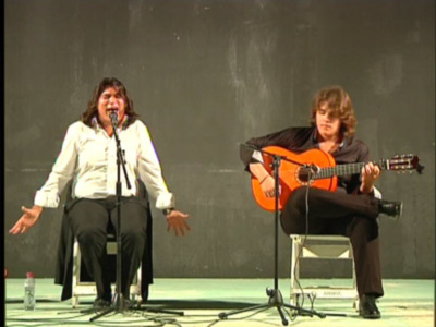 Samuel Serrano entusiasmó en su primer recital en solitario en Chipiona