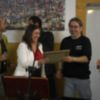 La sociedad chipionera reconoce a José Manuel Valdés sus veinte años de promoción cultural en la Taberna El Chusco