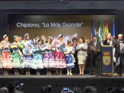 Casi doscientas personas se suman a la presentación oficial del  Carnaval del Carnaval 2015(Chipiona) 