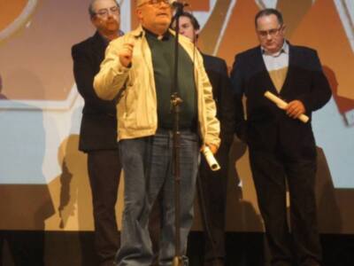 Juan Mellado distinguido en la gala del programa Temperamento por su labor de difusión de la copla