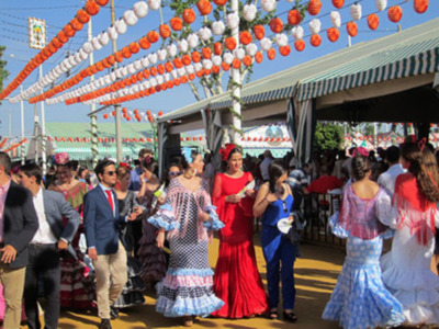 Viernes tarde, la Feria se anima. 