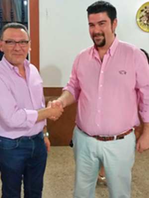 Sevilla. La Banda Municipal de la Palma del Condado ha firmado contrato con la Asociación cultural Cofrade Virgen del Amparo de Sevilla.