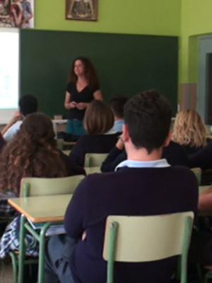 Alumnos de tercero y cuarto de ESO de todos los centros participan en talleres con motivo del Día contra la violencia hacia las mujeres(Chipiona)