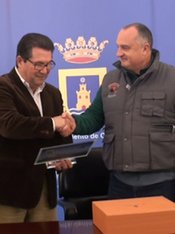 La Asociación Avícola Costa de la Luz agradece al Ayuntamiento la colaboración para la celebración de la exposición