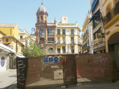 Obras en la Plaza del Pan de Sevilla.