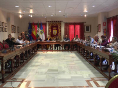 El Pleno aprueba poner en marcha el procedimiento para la nueva adjudicación del servicio de recogida y transporte de basura
