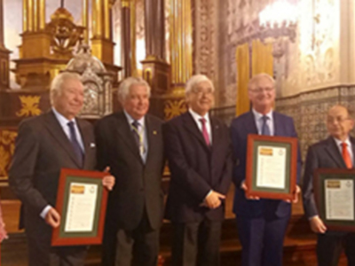 José Luis García Palacios, presidente de Caja Rural del Sur, recibe el premio Alfonso X el Sabio