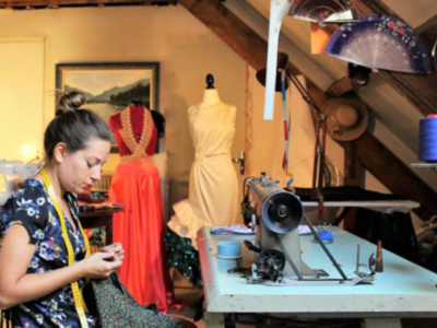 De París a Simof, la francesa que diseña moda flamenca