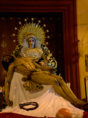 El Baratillo realizó el traslado de sus titulares a la Iglesia de San Jorge.