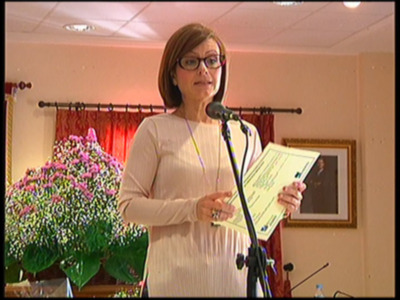Once Personas reciben los diplomas del curso de hidroterapia y discapacidad organizado por AFANAS con el apoyo municipal