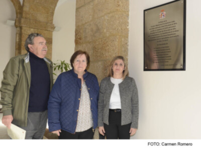 Dos nietos de Ricardo Pardeza, vicepresidente de Diputación en1936, agradecen a Irene García el homenaje a la comisión gestora republicana