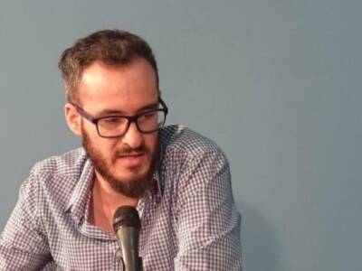Antonio Valderrama, a solo unos días de presentar su primera novela "Hombres Armados"