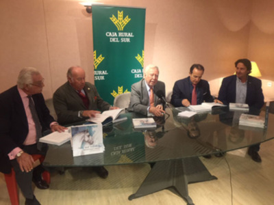 El libro ‘Más que caballos’, editado por Fundación Caja Rural del Sur, recrea en SICAB su vínculo con el hombre