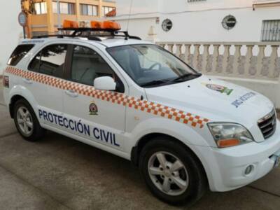 Adaptado un vehículo de Protección Civil de Chipiona a la nueva imagen corporativa establecida por la Junta de  Andalucía