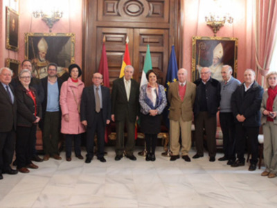 El Ayuntamiento y la Sociedad Filatélica Sevillana firman  un convenio para impulsar las actividades culturales vinculadas al coleccionismo de sellos