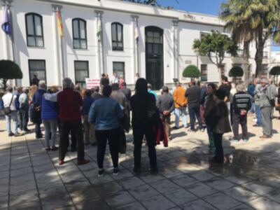 La Marea de pensionistas y jubilados reclama en una concentración pensiones dignas y el mantenimiento del sistema público