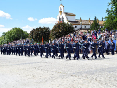 Así ha sido la jura de Bandera del personal civil en el Acuartelamiento de Tablada.