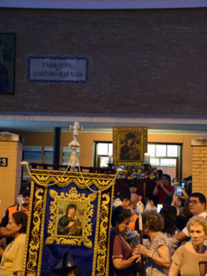 El Icono de Ntra. Sra. del Perpetuo Socorro procesionó  por el  barrio sevillano de Nervió.