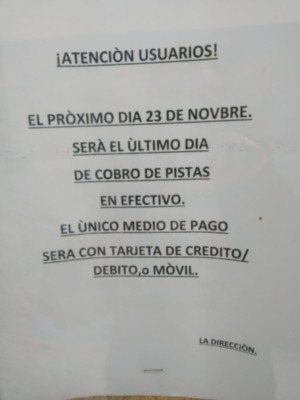 Ciudadanos Chipiona acusa al gobierno del PP de querer vaciar las pistas deportivas municipales eliminando el alquiler con pago en efectivo