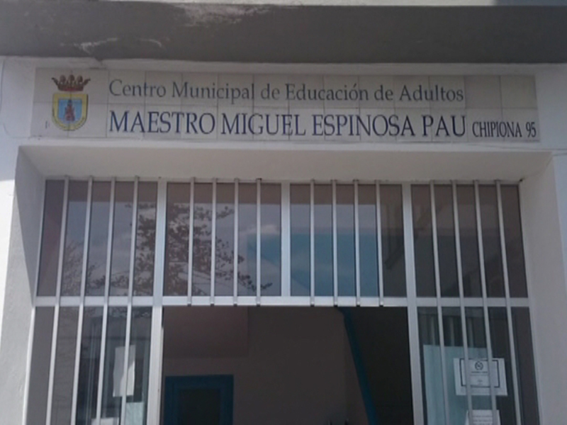 Centro Municipal de Educación de Adultos. Maestro Miguel Espinosa Pau, Chipiona 95.