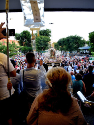 La virgen del Carmen visitó el hospital Virgen Macarena