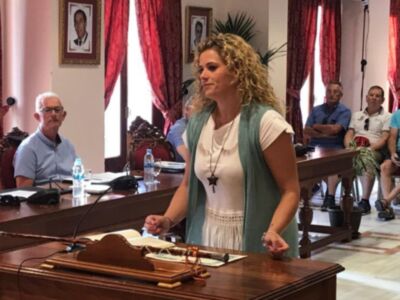 La Corporación chipionera ya está de nuevo al completo, tras la toma de posesión de la concejala socialista Luz María Caraballo