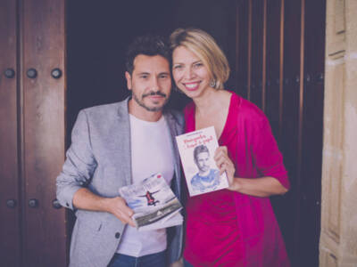 La periodista Marina Bernal convoca encuentro con lectores de "Anónimos infinitos" el 14 de agosto a las 8 de la tarde en el Castillo de Chipiona
