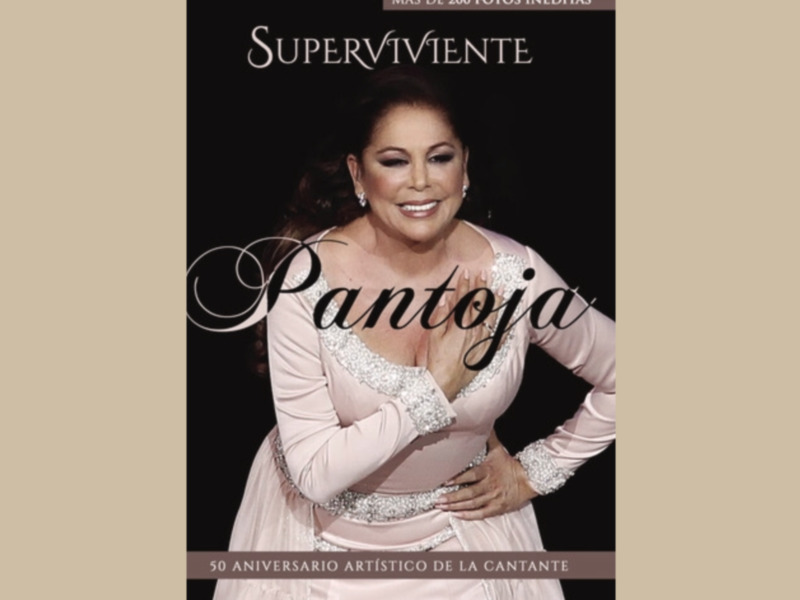Celebración del 50 aniversario artístico de la cantante Pantoja, con más de 200 fotos inéditas.
