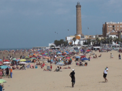 El alcalde de Chipiona ha solicitado a la delegada de la Junta en Cádiz el incremento de los vigilantes de playas contratados