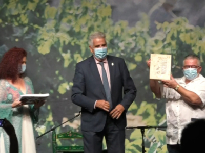 Juan Mellado deja un pregón para la historia en la conmemoración del 50 aniversario del Festival del Moscatel