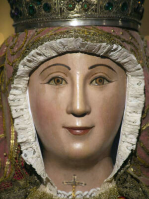 Se volverá a sustituir el beso por una reverencia en el segundo besamanos a la Virgen de los Reyes.