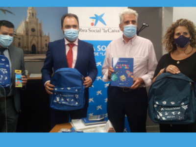 La Caixa y Diputación entregan al Ayuntamiento de Chipiona 190 lotes de material escolar para alumnos de familias desfavorecidas