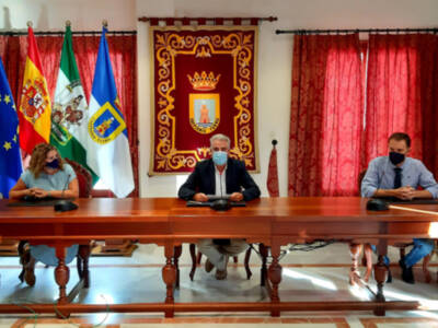 Ayuntamiento de Chipiona y AFANAS firman el convenio para el mantenimiento de la caldera de biomasa de la piscina terapéutica 